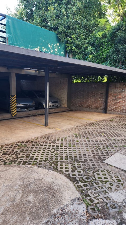 Venta: Departamento de 2 Dormitorios con Cochera y Vista a la Plaza - Calle Villaguay