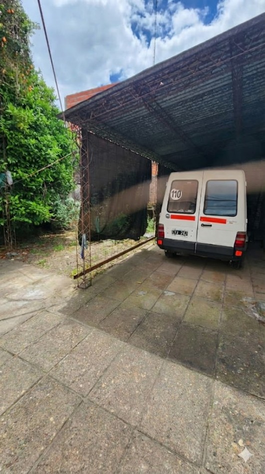 CASA EN VENTA DE 3 DORMITORIOS EN BARRIO AATRA III