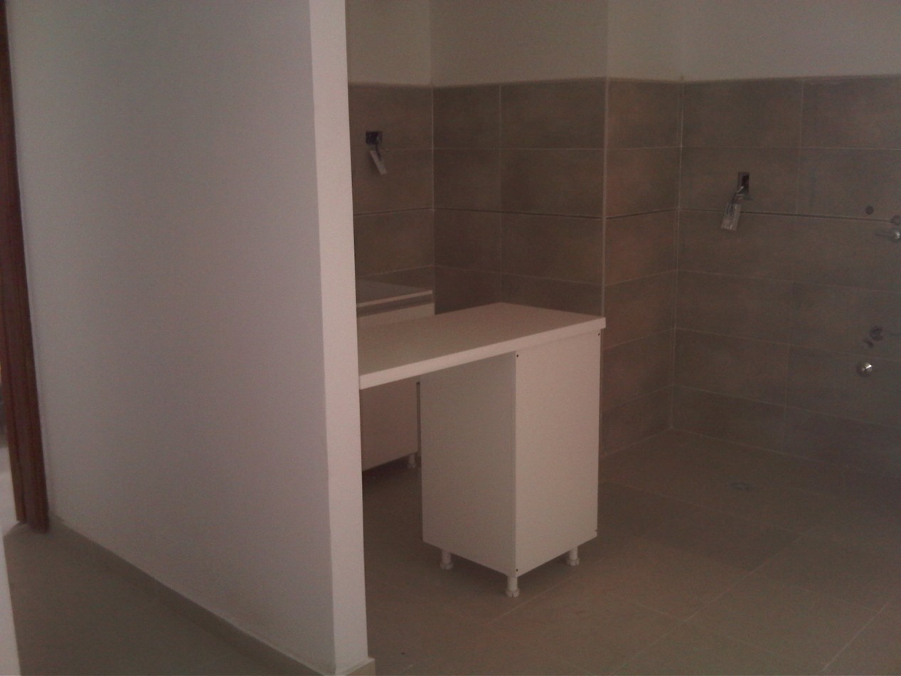 CARBO 947 DEPARTAMENTO EN VENTA AL FRENTE CON BALCON