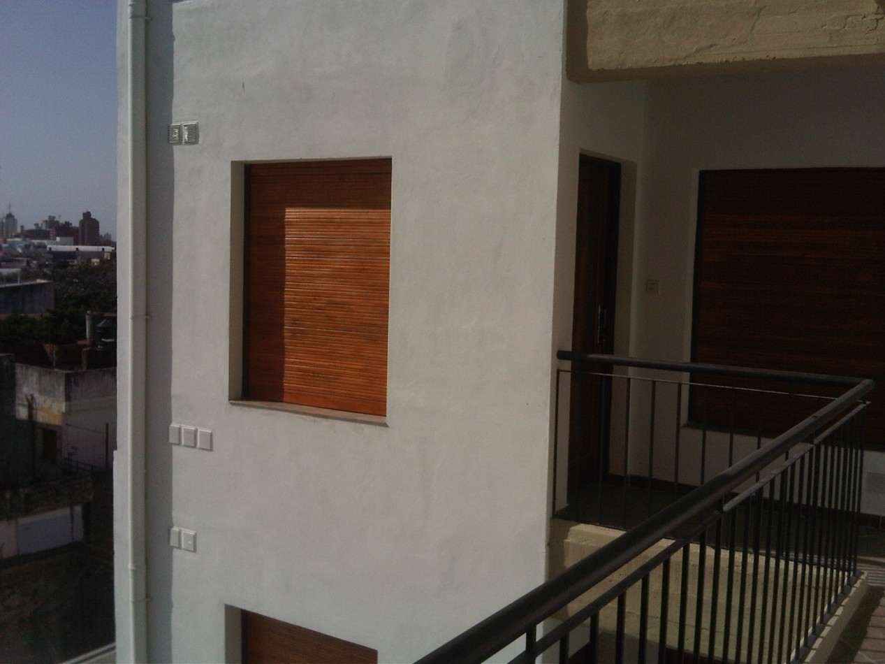 CARBO 947 DEPARTAMENTO EN VENTA AL FRENTE CON BALCON