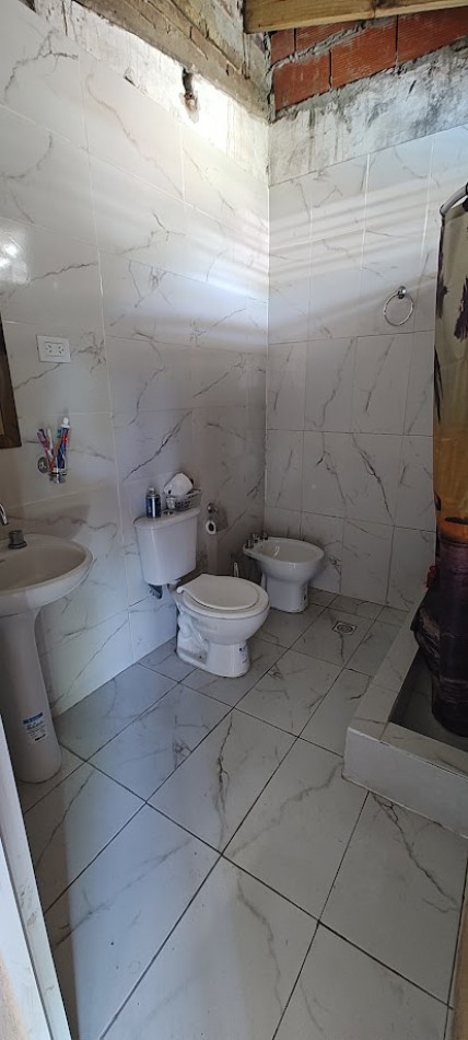 VENDO CASA CALLE EL PINGO AL 400