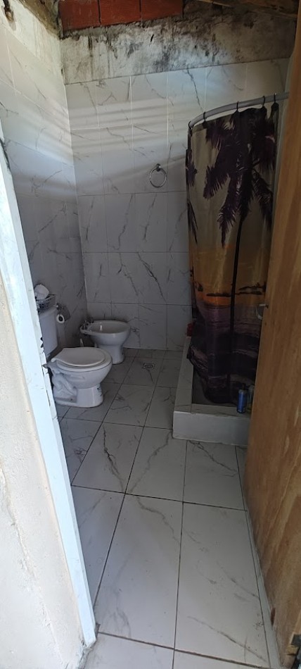 VENDO CASA CALLE EL PINGO AL 400