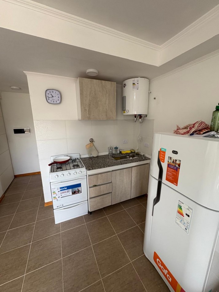  MONOAMBIENTE EN VENTA EN  CALLE LAPRIDA 839 AMUEBLADO CON PATIO