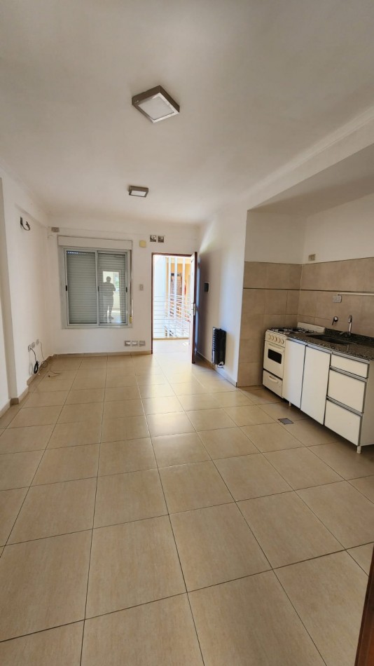 CALLE MISIONES N°163,  4° PISO "C" CONTRAFRENTE 