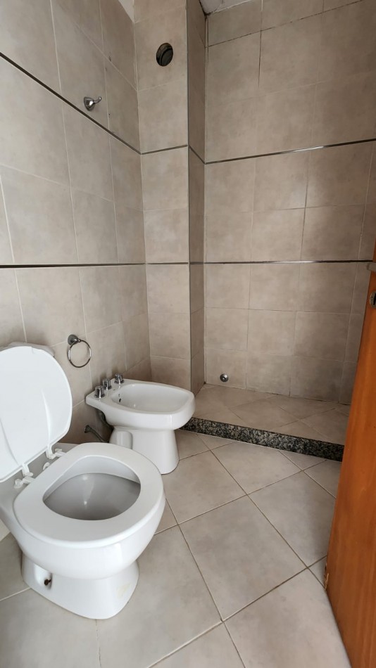 CALLE MISIONES N°163,  4° PISO "C" CONTRAFRENTE 