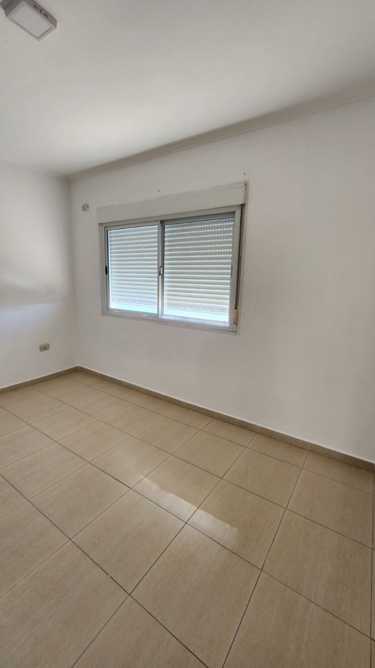 CALLE MISIONES N°163,  4° PISO "C" CONTRAFRENTE 