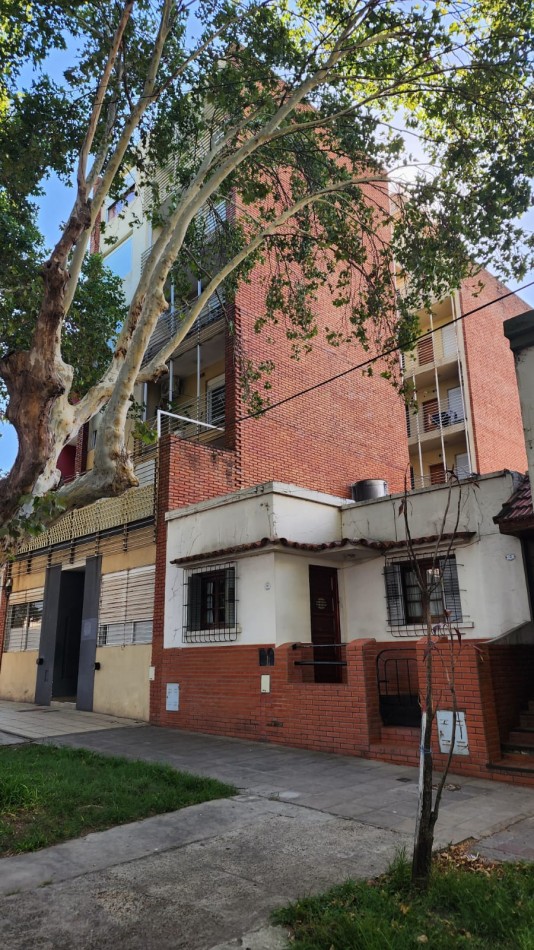 CALLE MISIONES N°163,  4° PISO "C" CONTRAFRENTE 