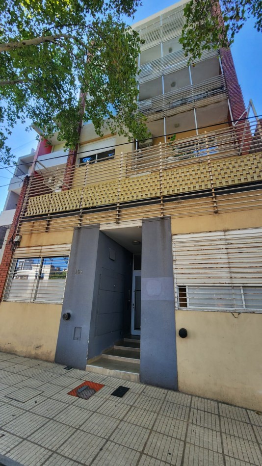 CALLE MISIONES N°163,  4° PISO "C" CONTRAFRENTE 