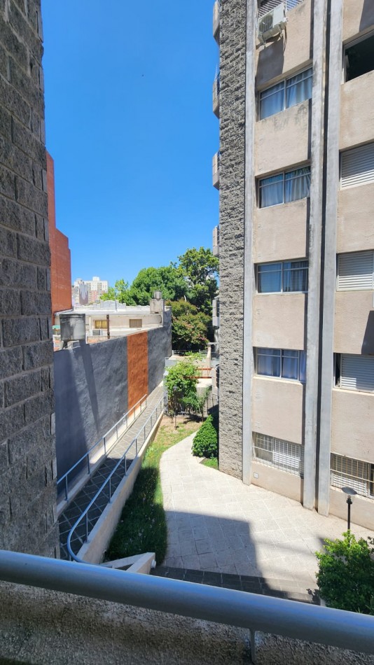 DEPARTAMENTO EN VENTA DE UN DORMITORIO CALLE COLON (Torres Manantiales ) 