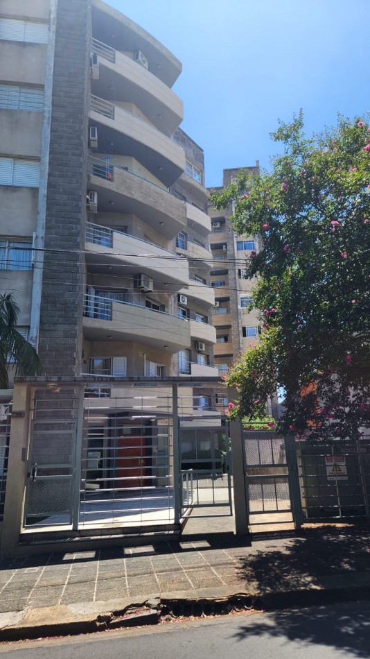 DEPARTAMENTO EN VENTA DE UN DORMITORIO CALLE COLON (Torres Manantiales ) 