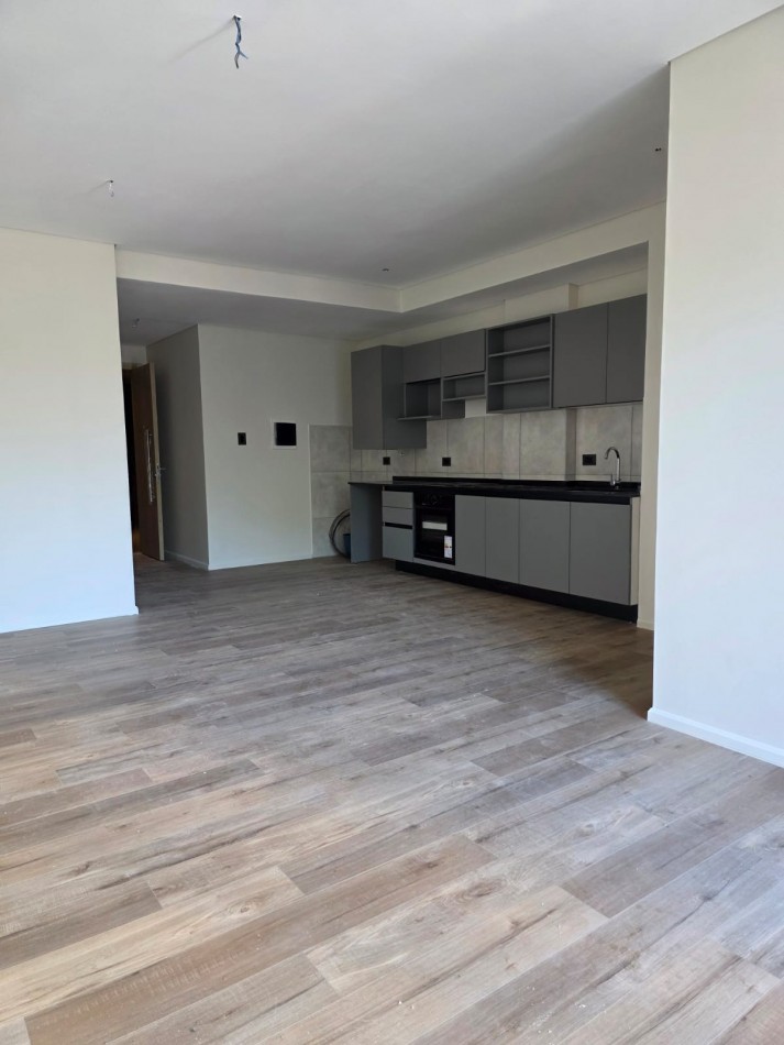 DEPARTAMENTO EN VENTA  CALLE  MALVINAS 261 (EDIFICIO TORREON) 