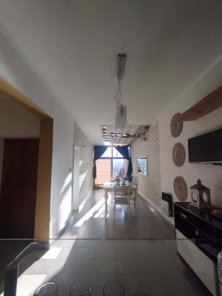 CASA A LA VENTA, AVENIDA  ALMA FUERTE CASI SOLER