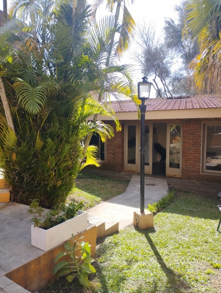 CASA A LA VENTA, AVENIDA  ALMA FUERTE CASI SOLER