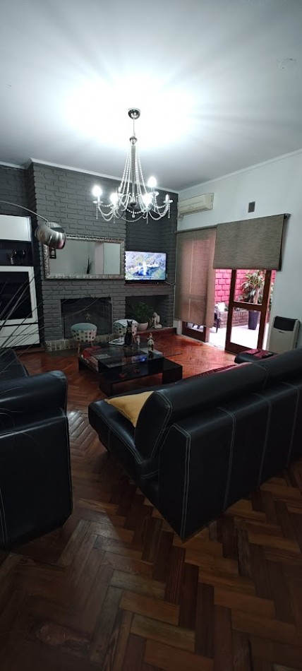 CASA A LA VENTA, AVENIDA  ALMA FUERTE CASI SOLER