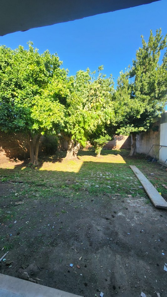 CASA A LA VENTA EN CALLE  GOBERNADOR  QUIROZ 1156