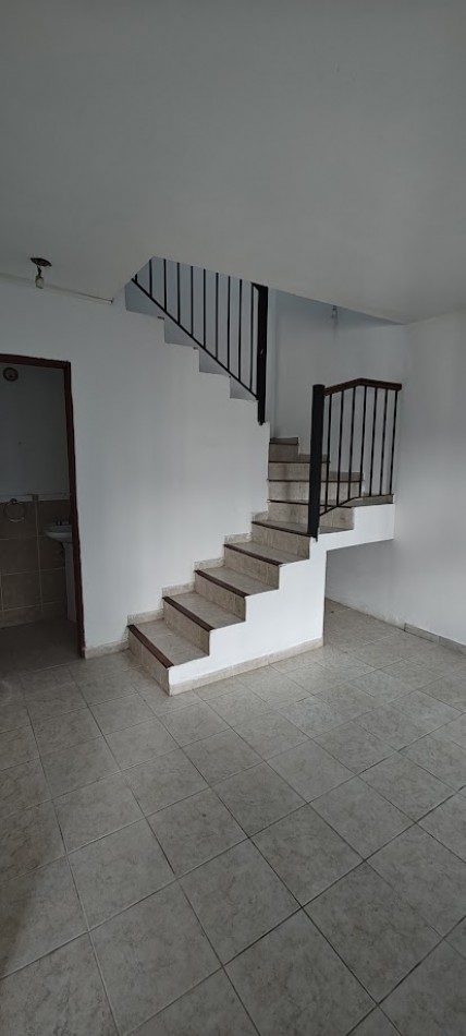 VENDO DUPLEX CALLE LAPRIDA AL 700 