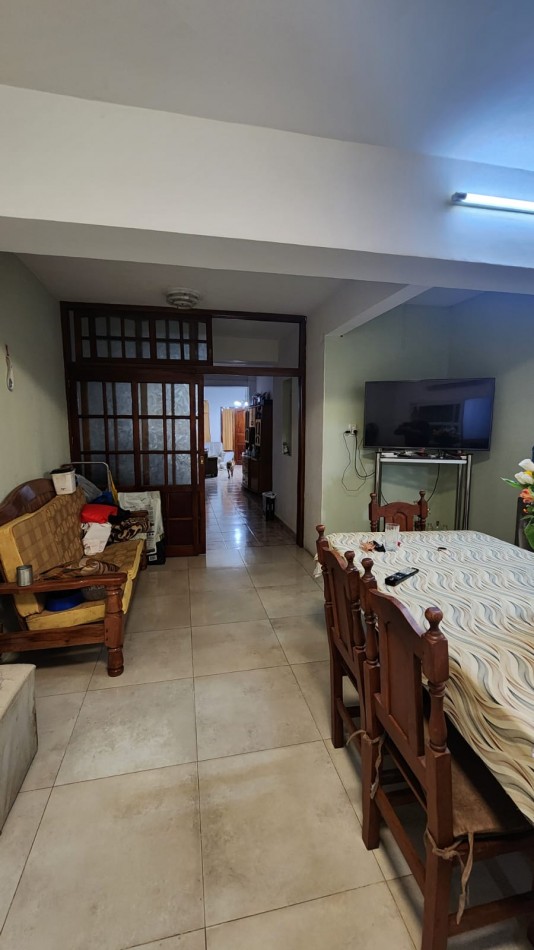 CASA A LA VENTA EN AVENIDA RAMIREZ CON QUINCHO Y PILETA 