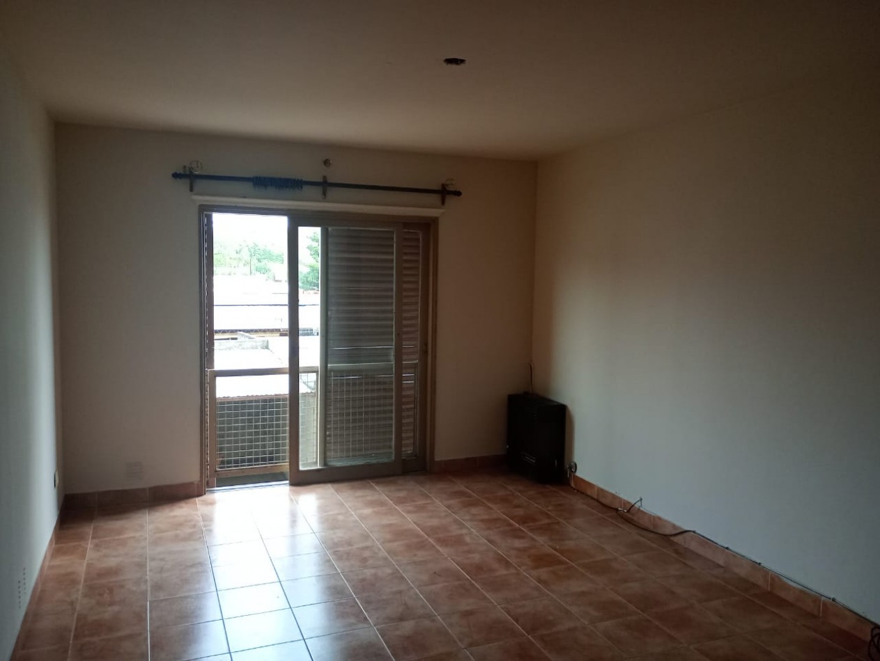 VENDO DEPARTAMENTO EN CALLE 25 DE MAYO
