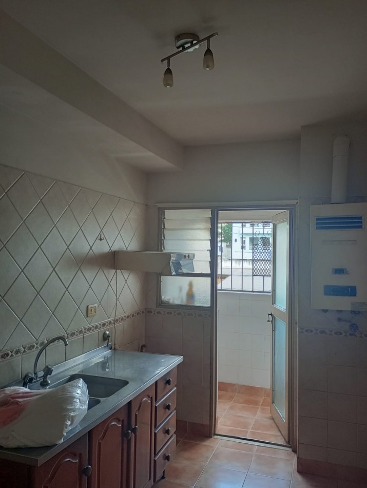 VENDO DEPARTAMENTO EN CALLE 25 DE MAYO