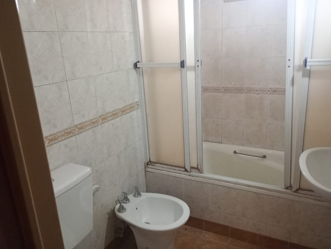VENDO DEPARTAMENTO EN CALLE 25 DE MAYO