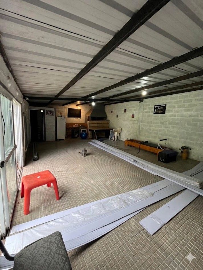 CASAQUINTA  EN VENTA EN AMPLIO LOTE EN ESTACION PARERA