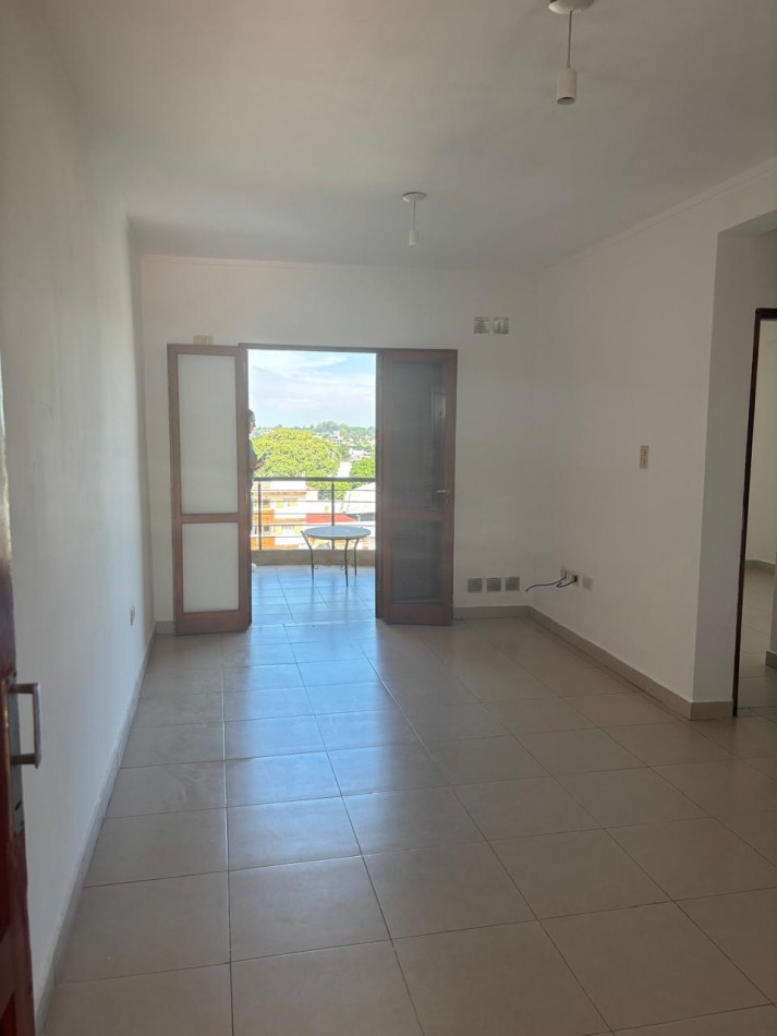  DEPARTAMENTO EN VENTA EN CALLE CARBO 947 AL FRENTE CON BALCON