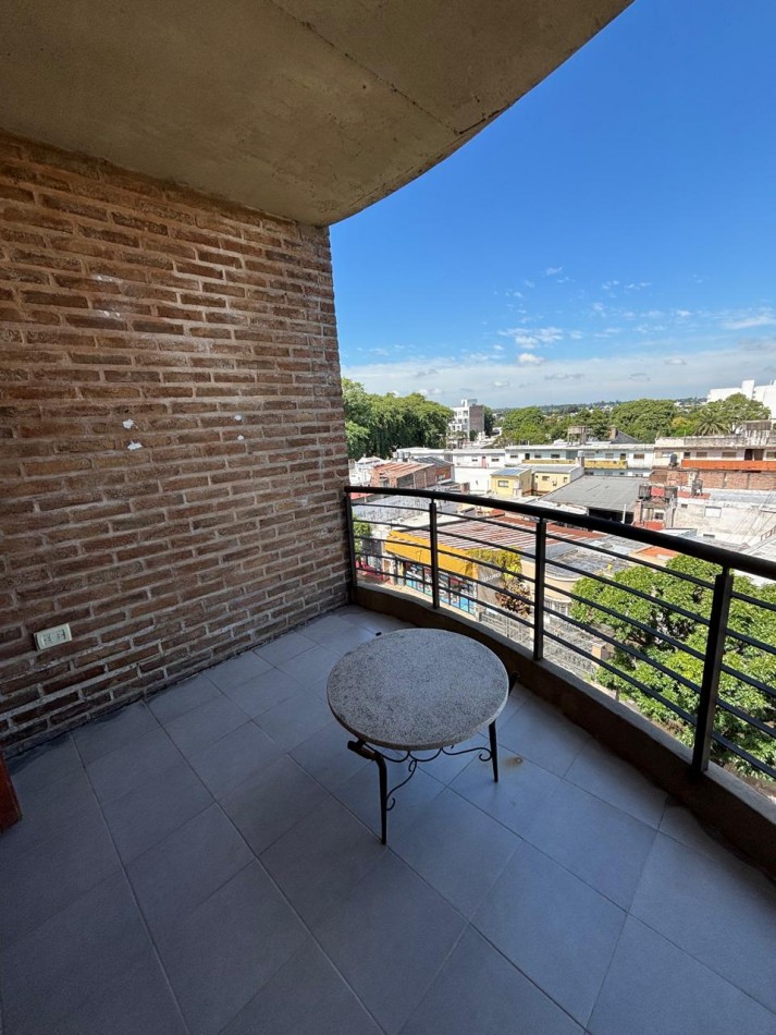  DEPARTAMENTO EN VENTA EN CALLE CARBO 947 AL FRENTE CON BALCON