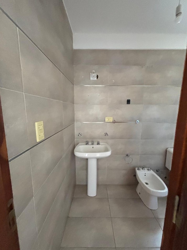  DEPARTAMENTO EN VENTA EN CALLE CARBO 947 AL FRENTE CON BALCON