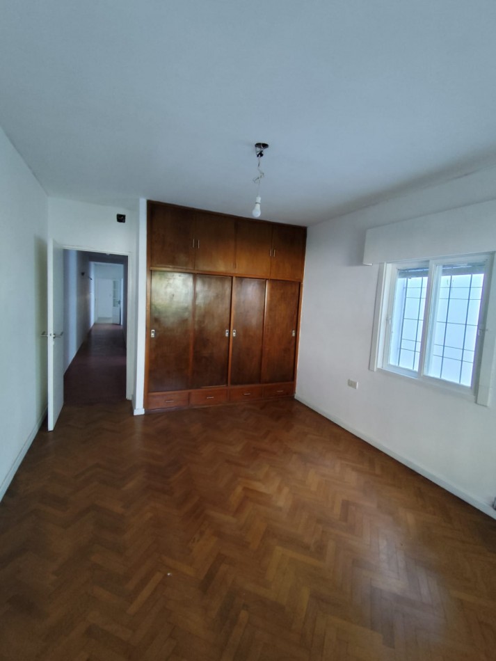 CASA EN ALQUILER EN CALLE TUCUMAN Y TEJEYRO MARTINEZ 