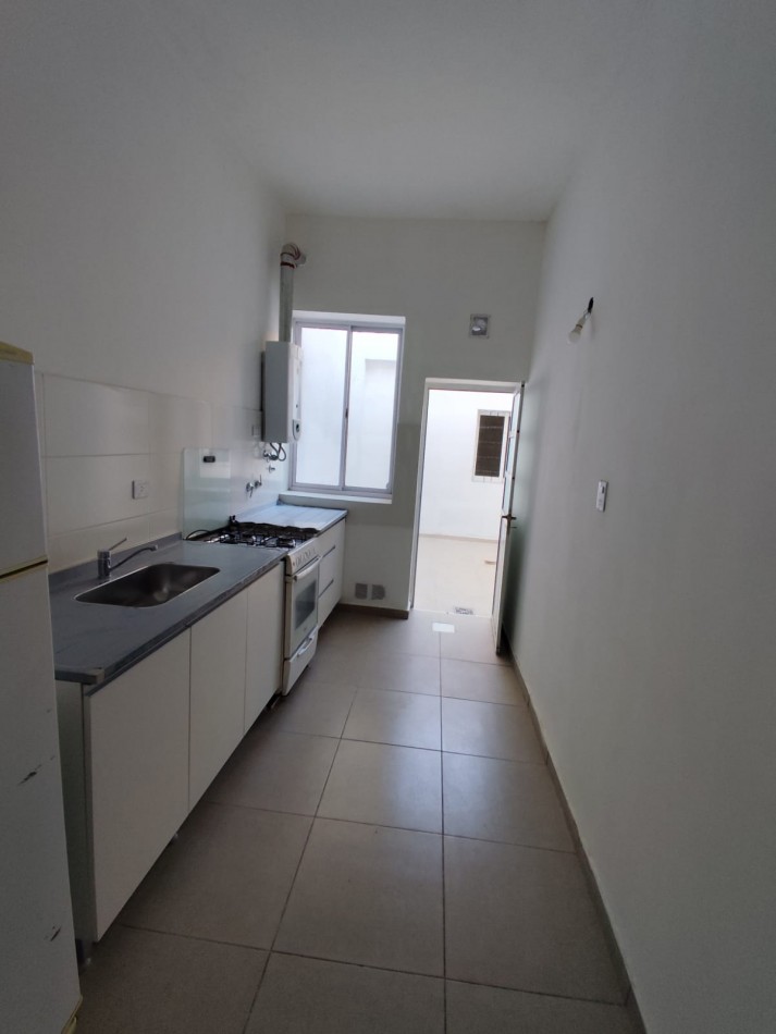 CASA EN ALQUILER EN CALLE TUCUMAN Y TEJEYRO MARTINEZ 