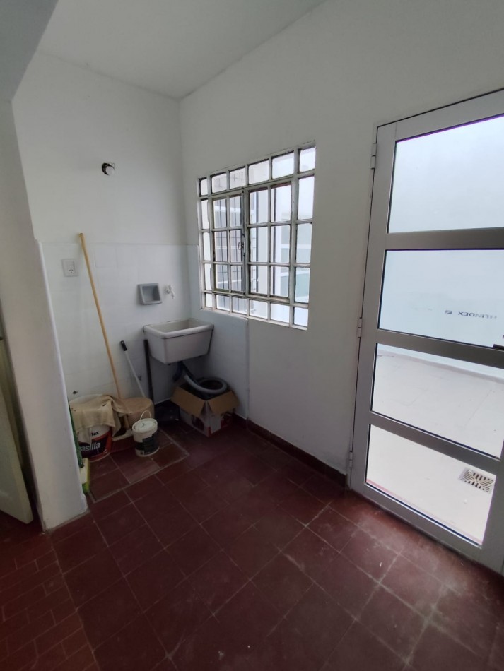 CASA EN ALQUILER EN CALLE TUCUMAN Y TEJEYRO MARTINEZ 