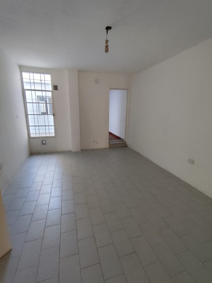 CASA EN ALQUILER EN CALLE TUCUMAN Y TEJEYRO MARTINEZ 