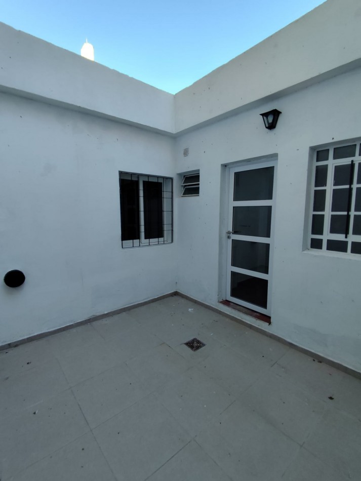 CASA EN ALQUILER EN CALLE TUCUMAN Y TEJEYRO MARTINEZ 