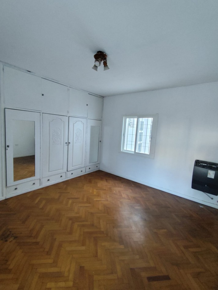 CASA EN ALQUILER EN CALLE TUCUMAN Y TEJEYRO MARTINEZ 