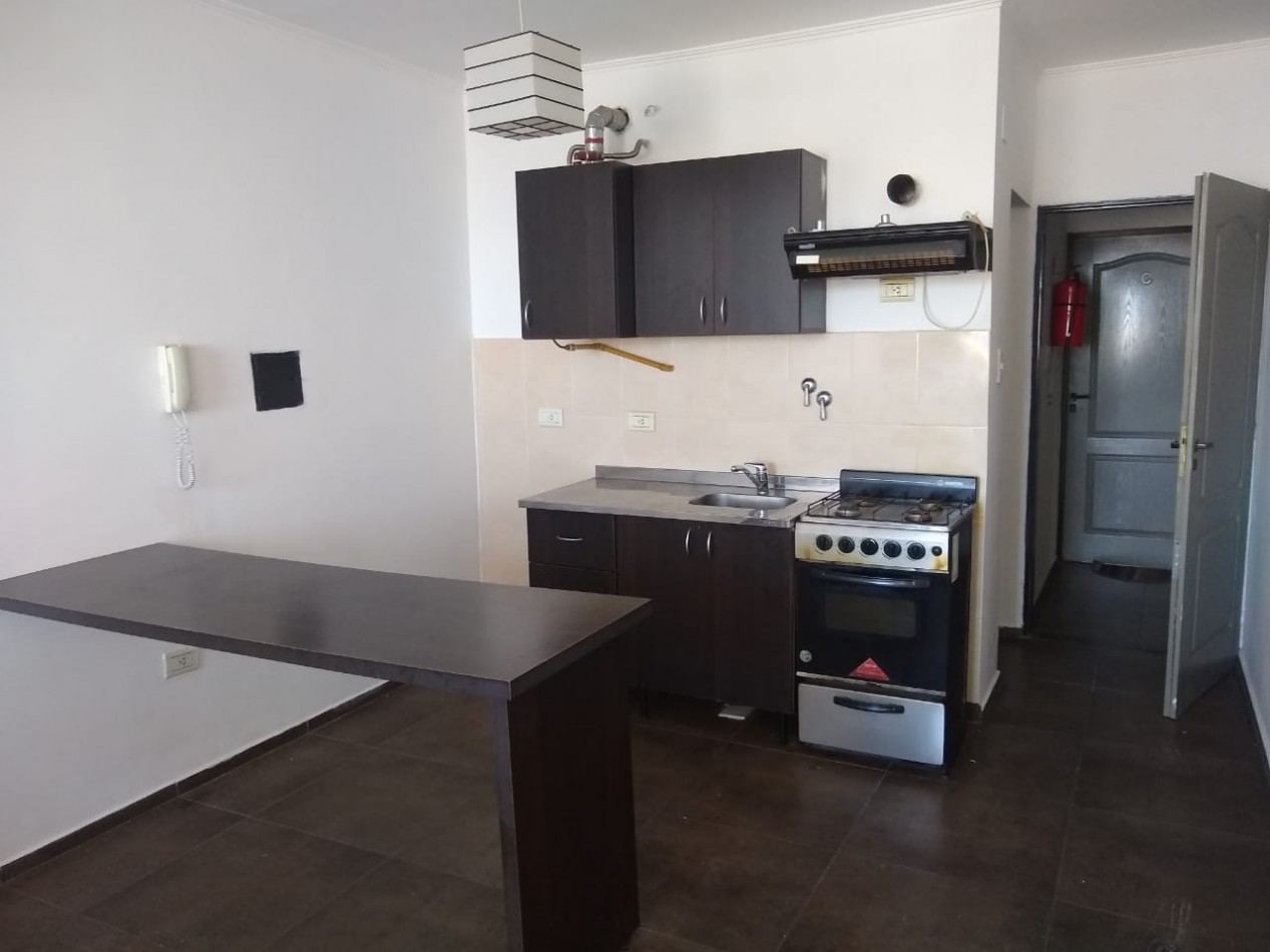 MONOAMBIENTE EN VENTA EN CALLE SAN MARTIN (oportunidad)