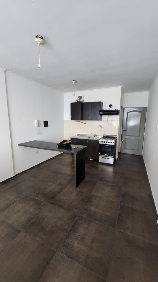 MONOAMBIENTE EN VENTA EN CALLE SAN MARTIN (oportunidad)