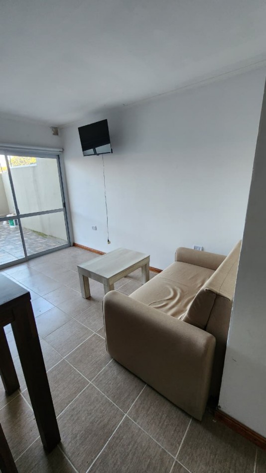  MONOAMBIENTE EN VENTA EN  CALLE LAPRIDA 839 AMUEBLADO CON PATIO