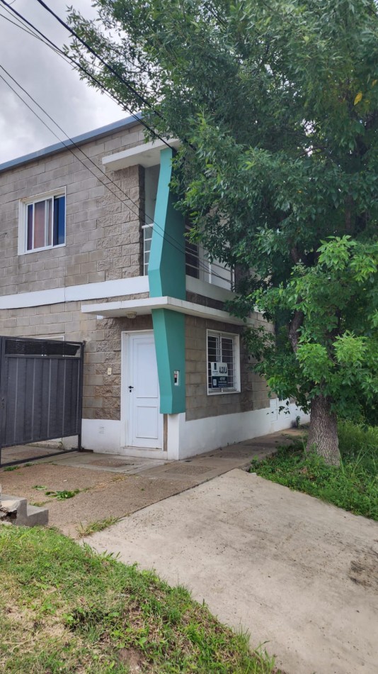 ALQUILO DUPLEX EN CALLE TOLEDO (zona Tibiletti y Ovidio Lagos)