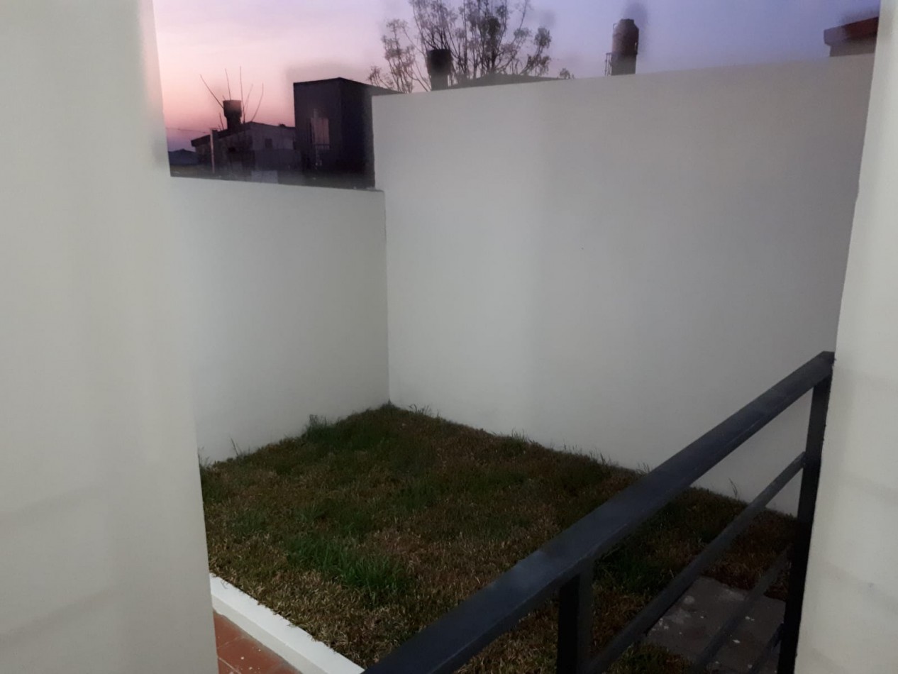 CASA EN ALQUILER   EN CALLE ISLA SOLEDAD Y PCIA DE  ENTRE RIOS 