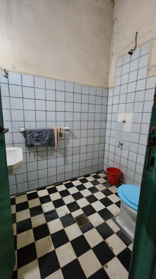 CASA EN VENTA EN CALLE ILLIA (a reciclar)