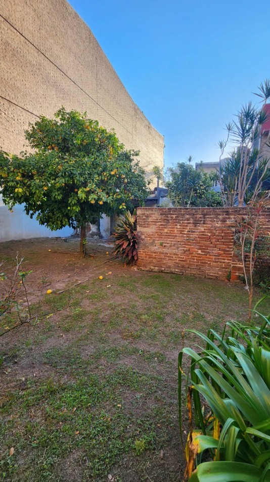 CASA EN VENTA EN CALLE ILLIA (a reciclar)