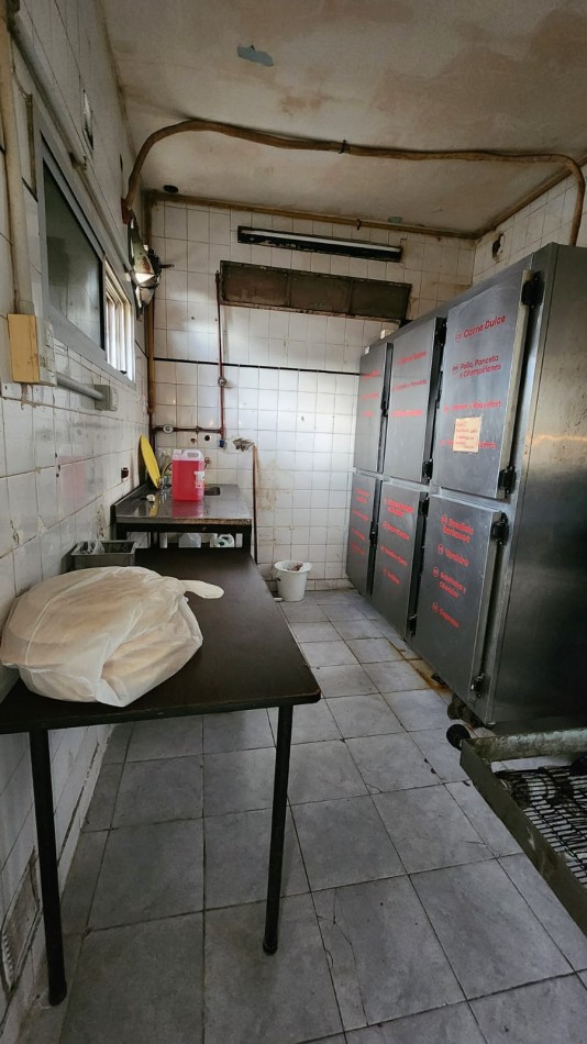 Oportunidad Local Comercial Doble sobre Av. Almafuerte - Ideal Gastronomia e Inversion