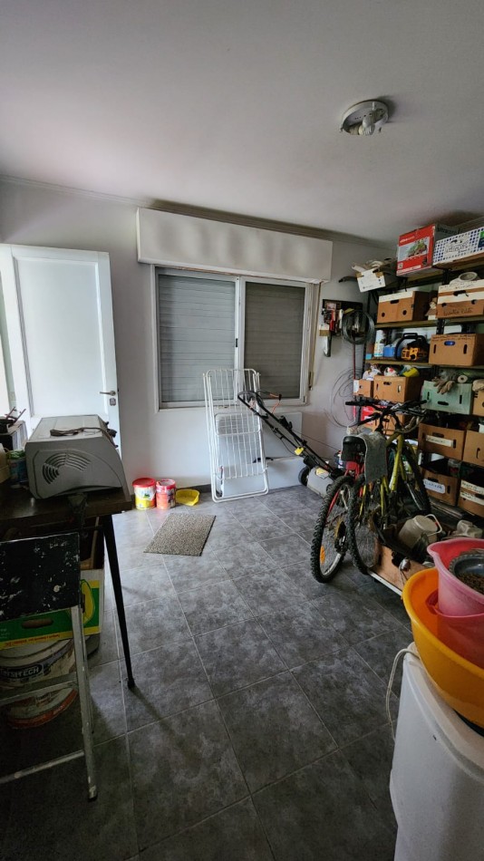 CASA EN VENTA EN VILLA URQUIZA EN AMPLIO LOTE 