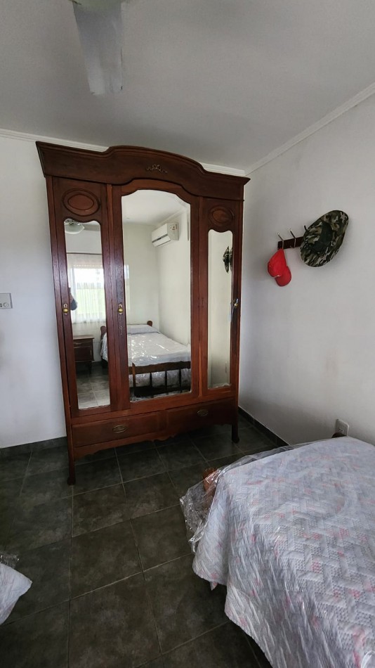 CASA EN VENTA EN VILLA URQUIZA EN AMPLIO LOTE 