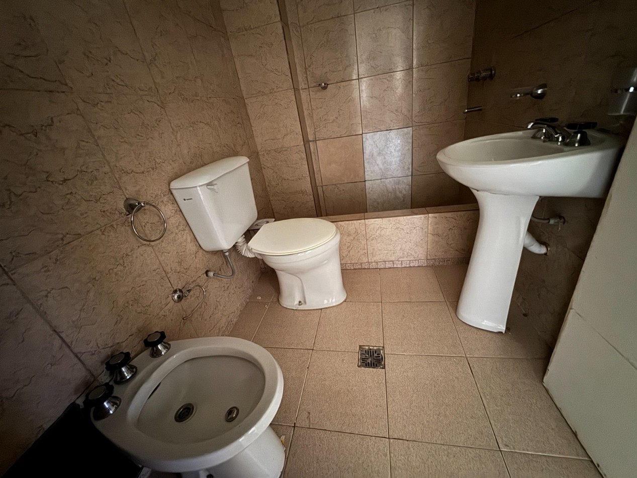 OFERTA !!! DEPARTAMENTO EN VENTA EN CALLE BAVIO (A reciclar)