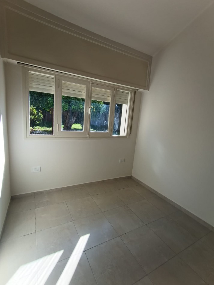 CASA A LA VENTA EN CALLE GOBERNADOR QUIROZ 1156