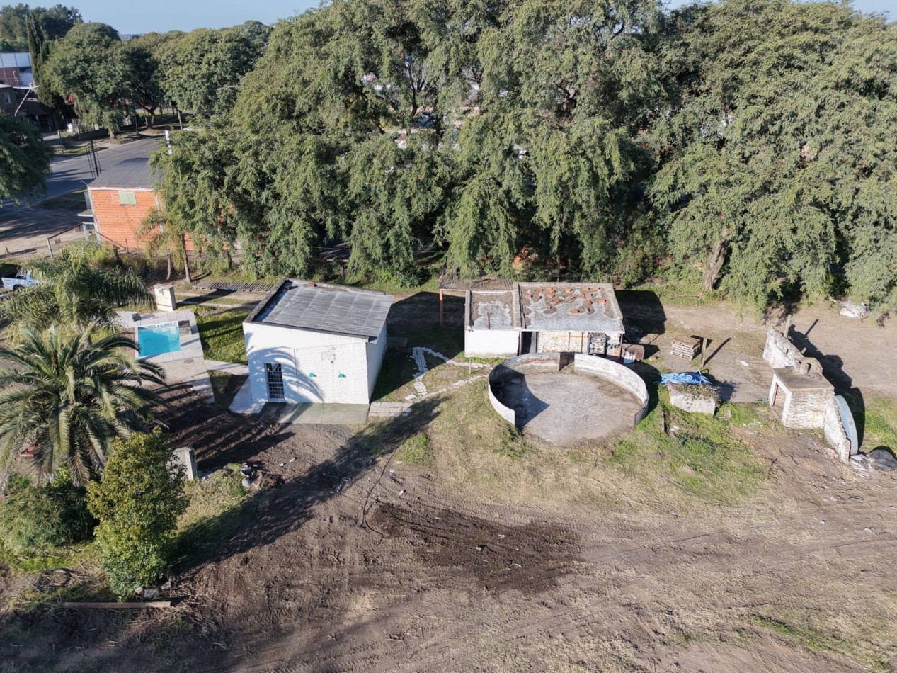 AMPLIO LOTE CON OFICINA Y DEPOSITO EN ALQUILER O VENTA EN AVENIDA ALMAFUERTE
