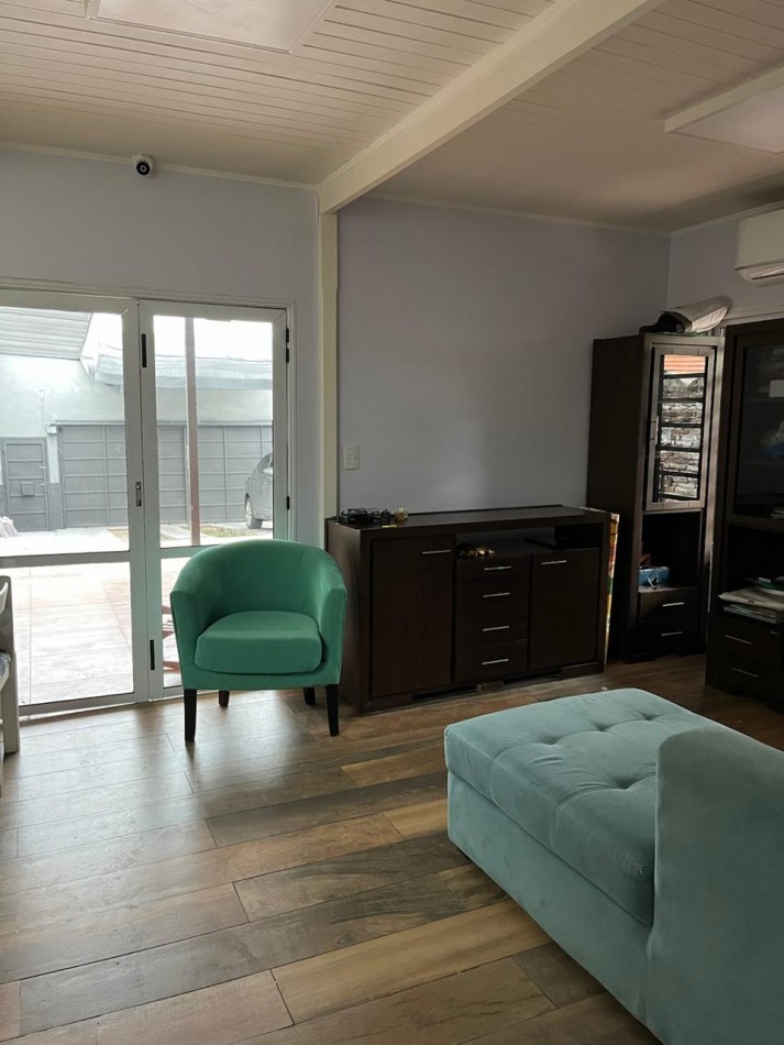 CASA A LA VENTA EN CALLE NEUQUEN