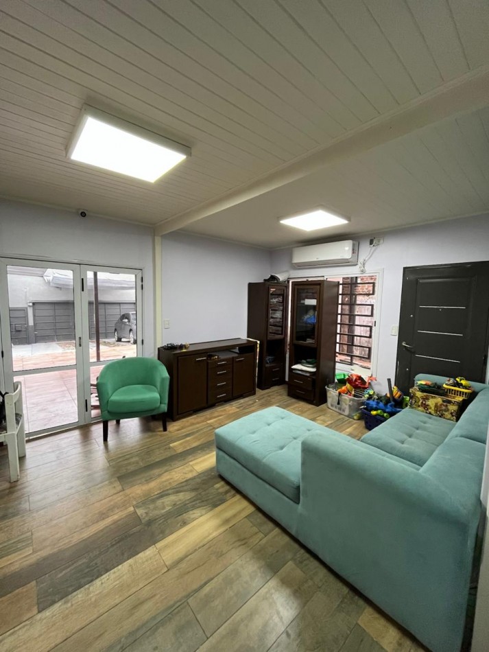 CASA A LA VENTA EN CALLE NEUQUEN