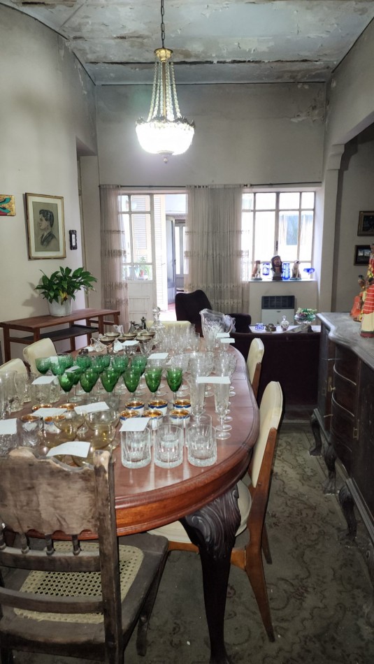 CASA A LA VENTA A RECICLAR EN CALLE PELLEGRINI